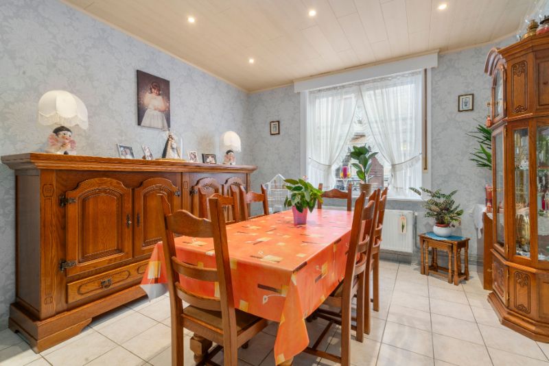 Ruime woning met 4 slaapkamers en tuin foto 4
