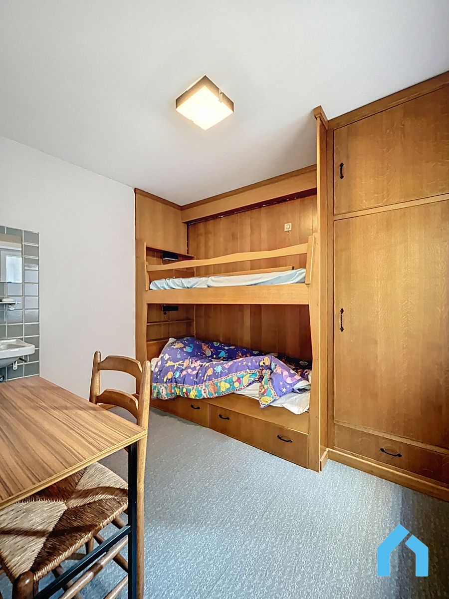 Magnifiek zeezicht en veel potentieel: maak van dit appartement uw parel! foto 12