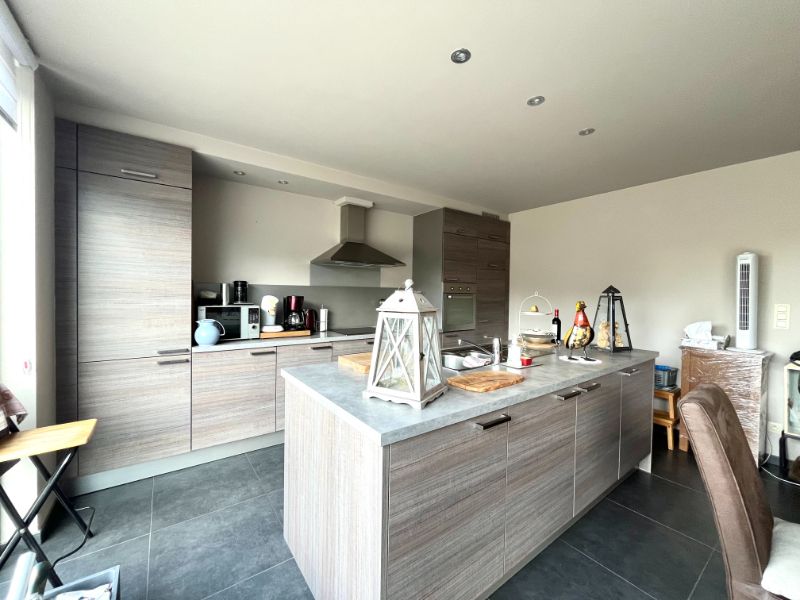 CHARMANTE HALFOPEN BEBOUWING MET DRIE SLAAPKAMERS TE HUUR foto 5