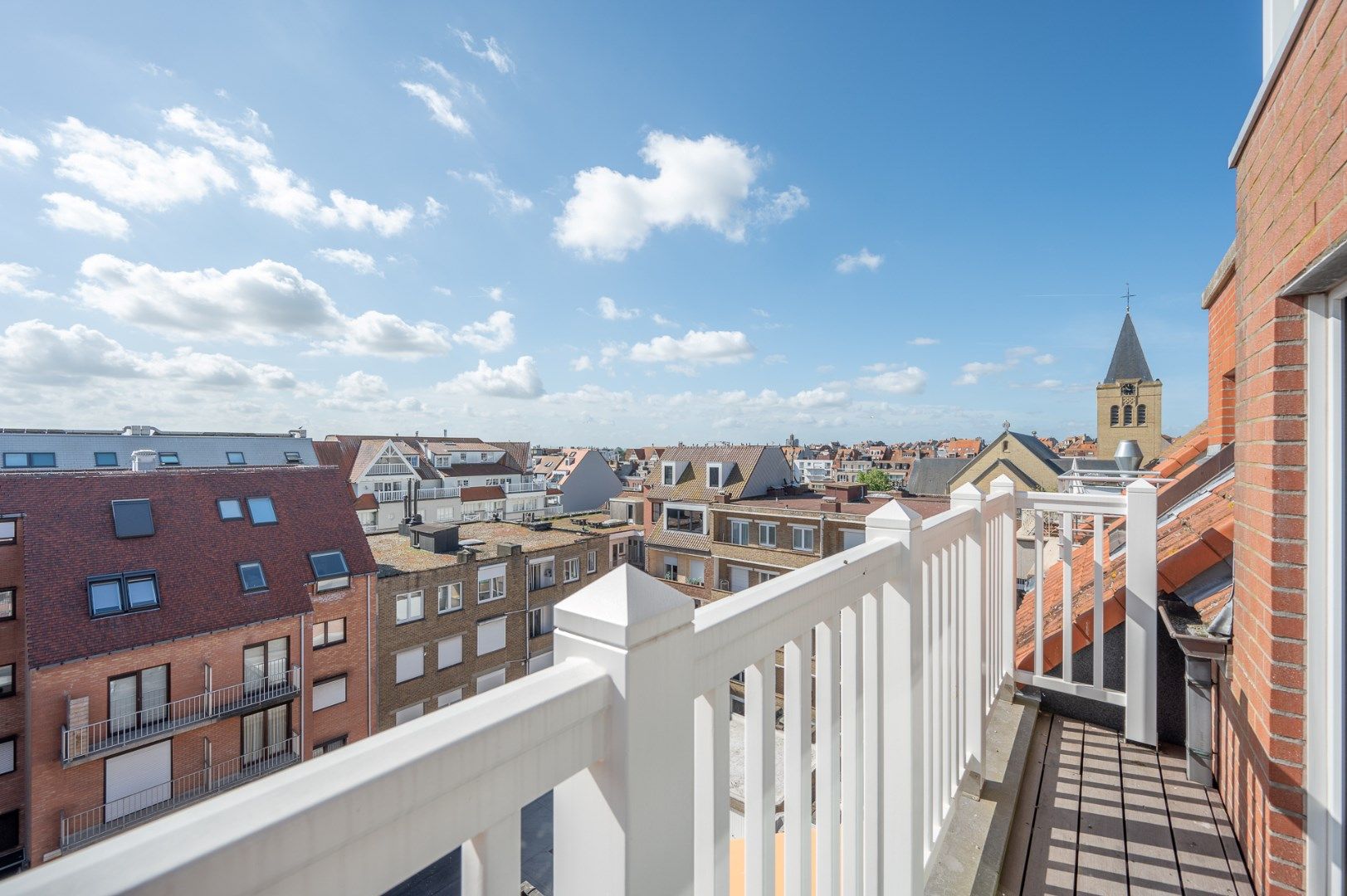 Aangenaam duplexdakappartement met prachtige zonneterrassen gelegen in de Dumortierlaan. foto 12