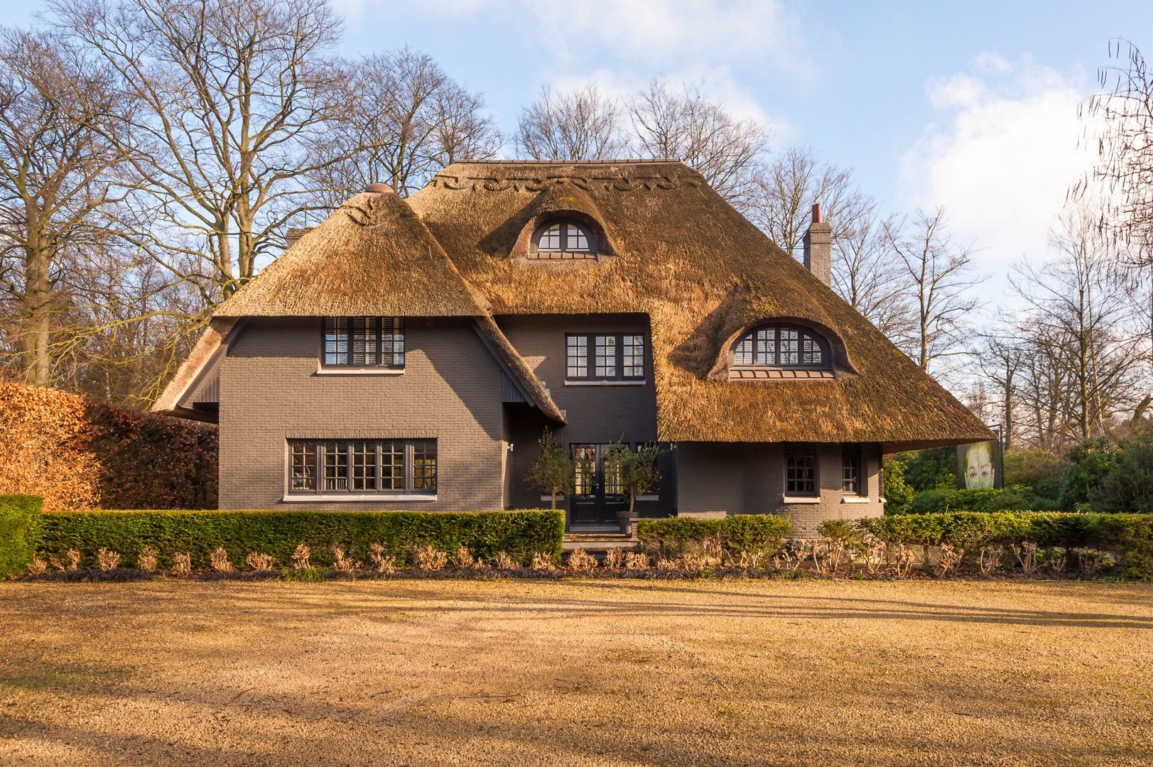 PRACHTIGE EN UNIEKE VILLA MET RIETEN DAK foto 21