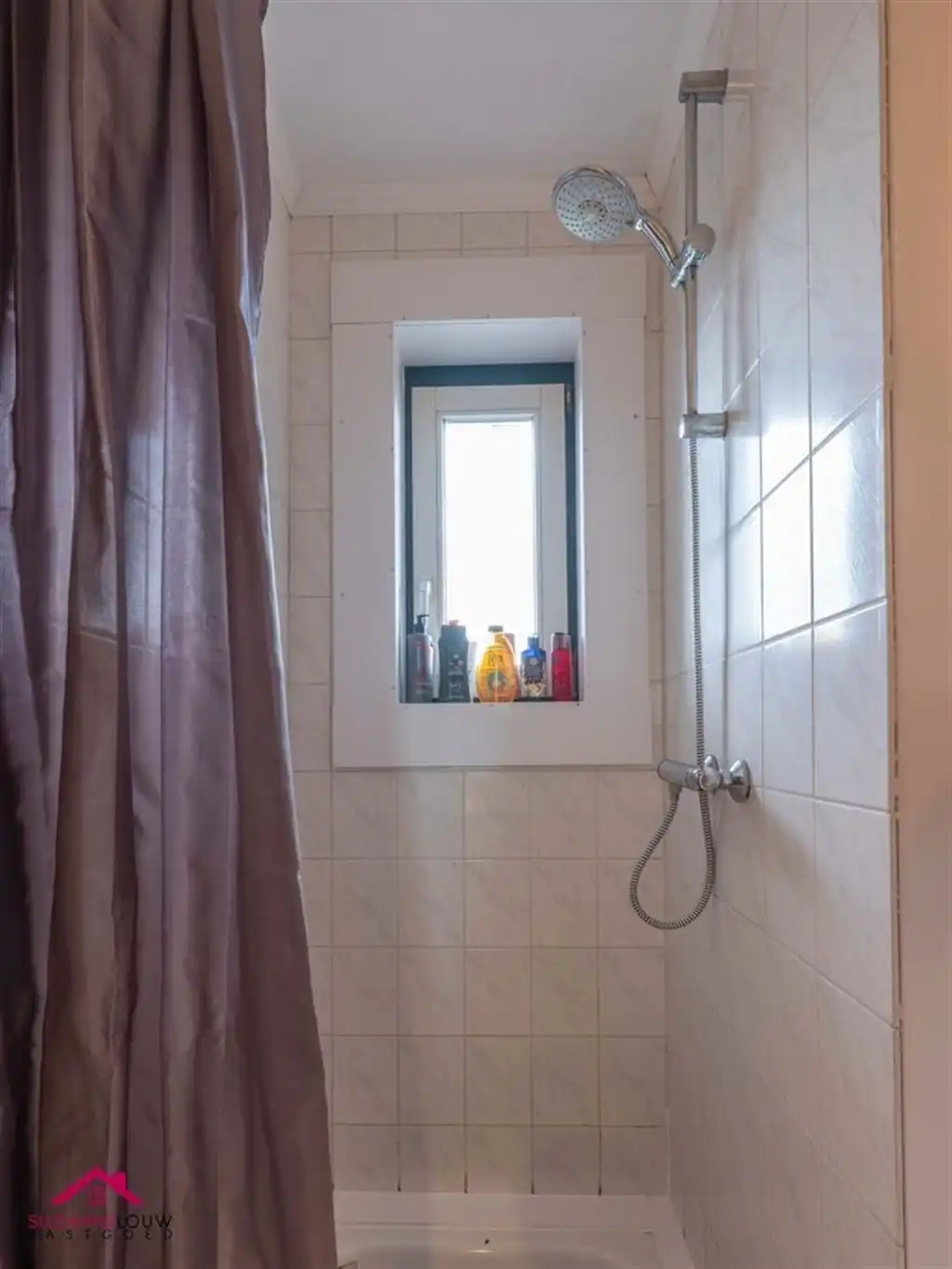 Verrassend ruime en gezellige, instapklare vrijstaande woning met paardenstal foto 25