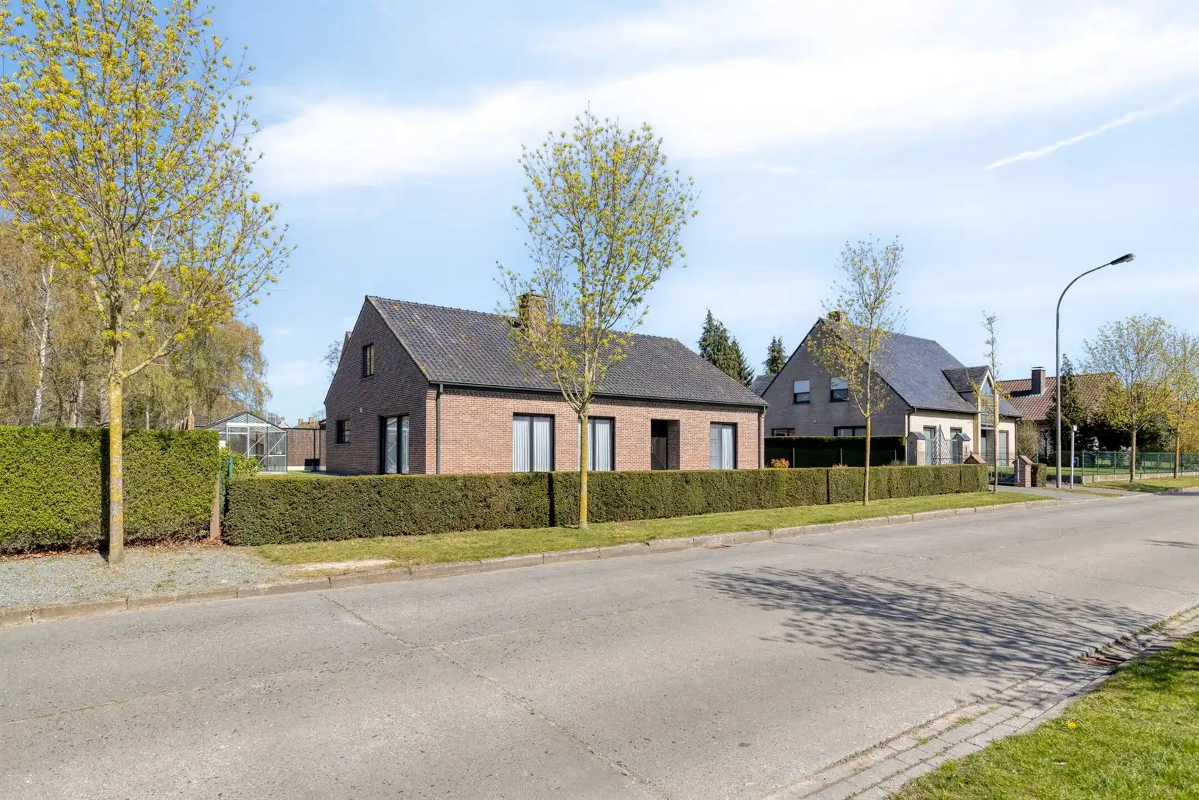 Ruime bungalow op toplocatie foto 2