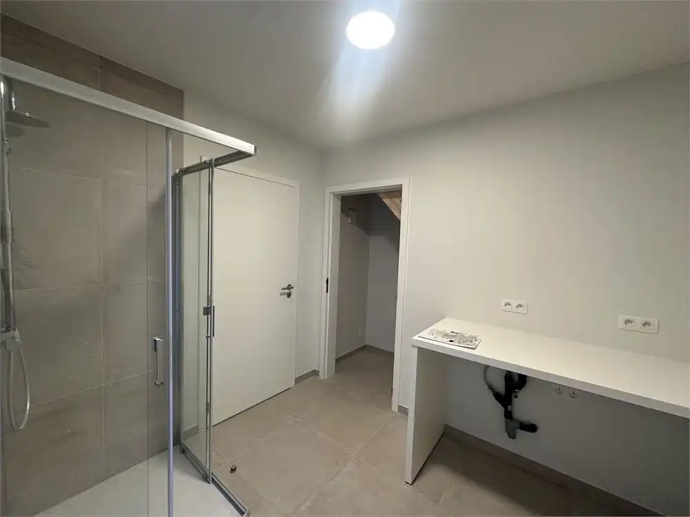 Nieuwbouwwoning met 3 slaapkamers foto 6