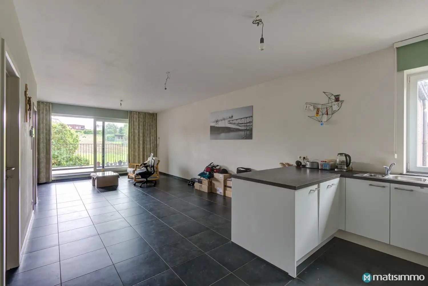 INSTAPKLAAR APPARTEMENT MET 2 SLAAPKAMERS EN AUTOSTAANPLAATS TE RIEMST foto 2
