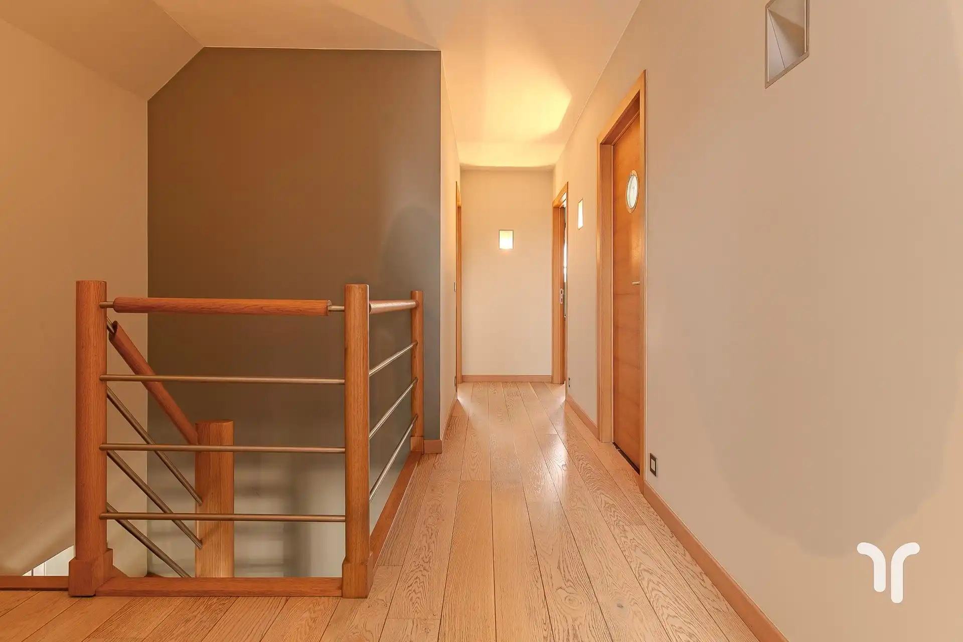 Instapklare, open bebouwing met 4 slaapkamers en prachtig open uitzicht, gelegen op een invalsweg. foto 11