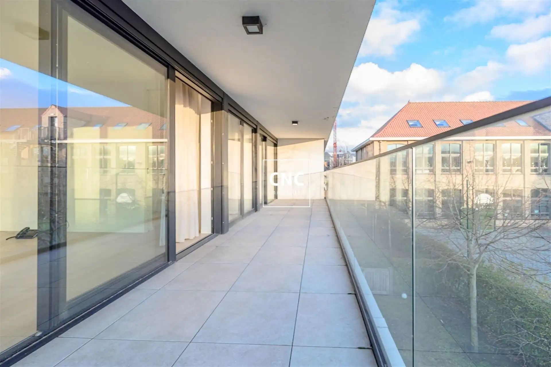 Prachtig instapklaar serviceflat met gigantische zuid-terras foto 12