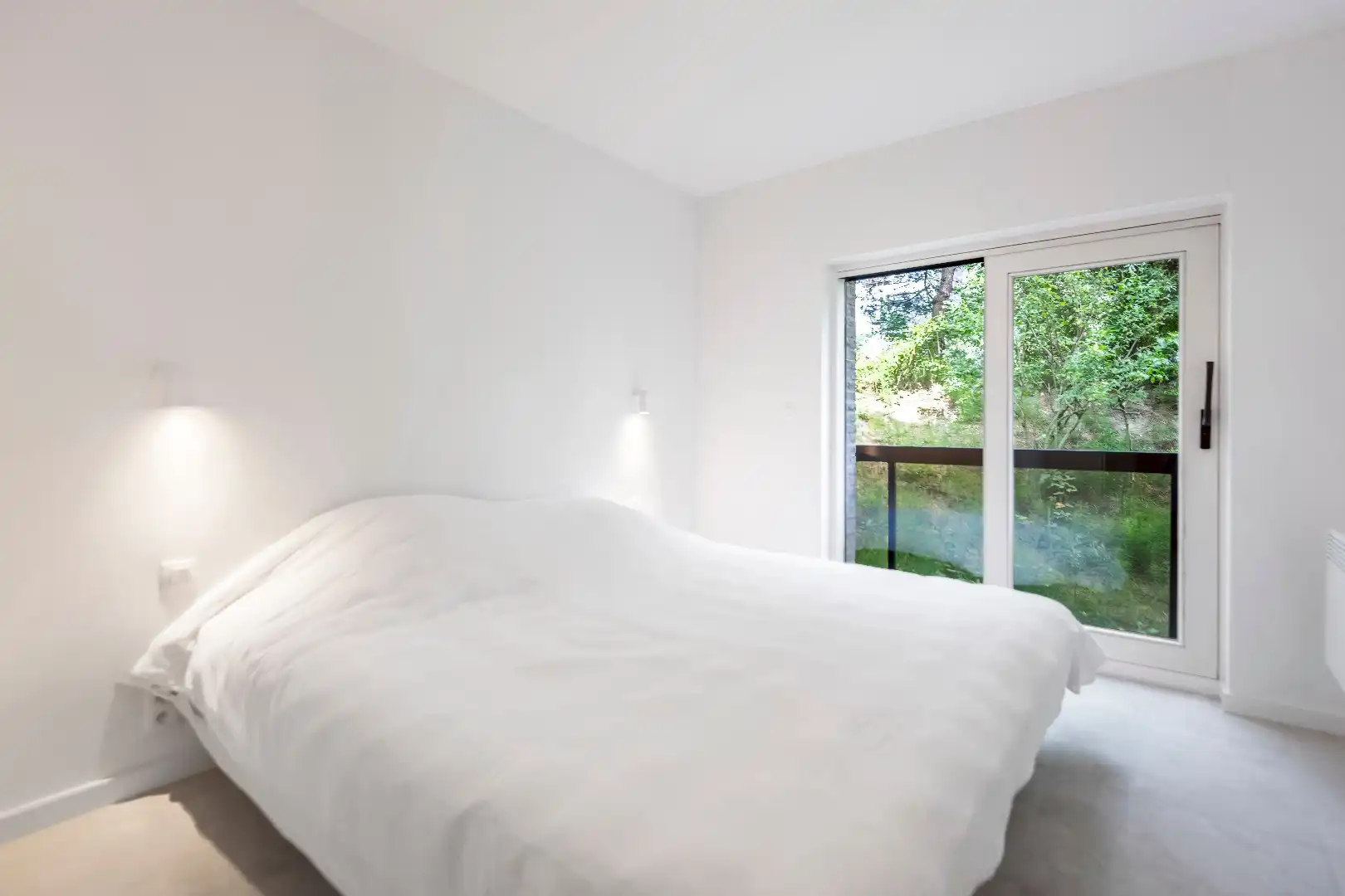 Prachtig gerenoveerd hoekappartement met zuidelijke oriëntatie, te midden van een groene omgeving aan het yzerpark. Parking te koop foto 13