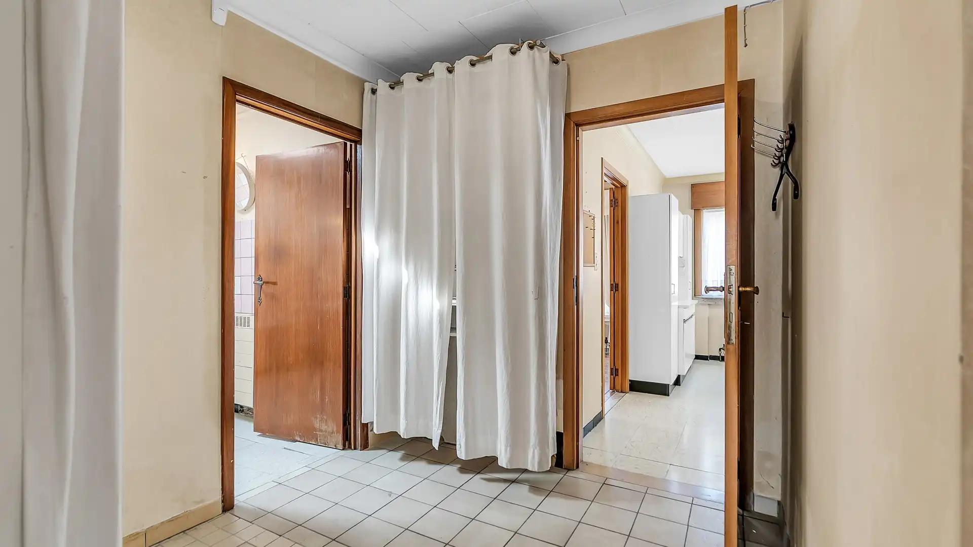 Rustig gelegen te renoveren bungalow met 4 slaapkamers vlakbij Hasselt Centrum foto 17