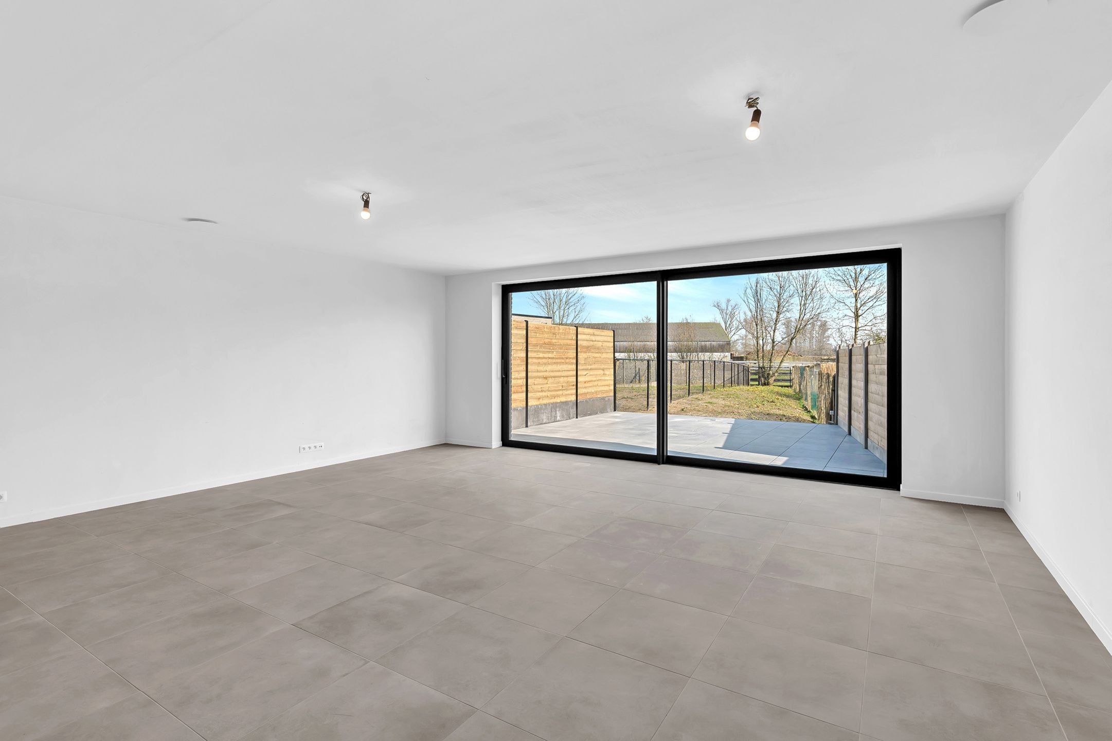 Prachtige ruime nieuwbouwwoning in Outer foto 5