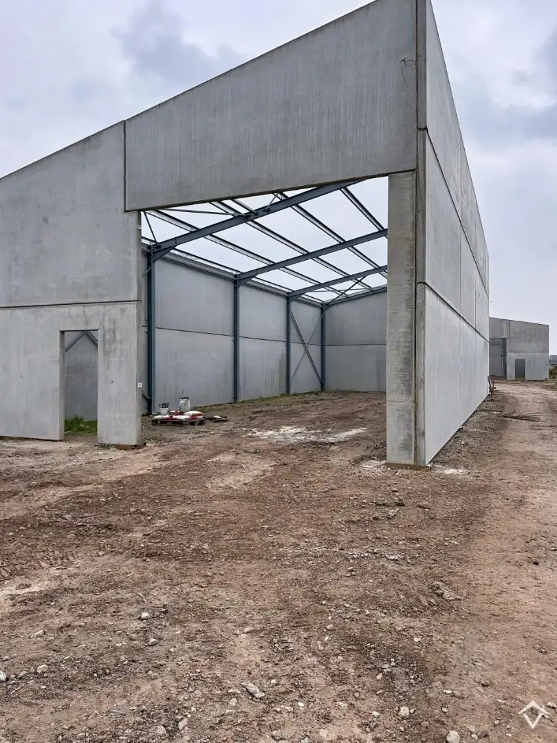 Loods NR A te koop – 180 m² KMO-zone Ardopoort te Roeselare foto 6