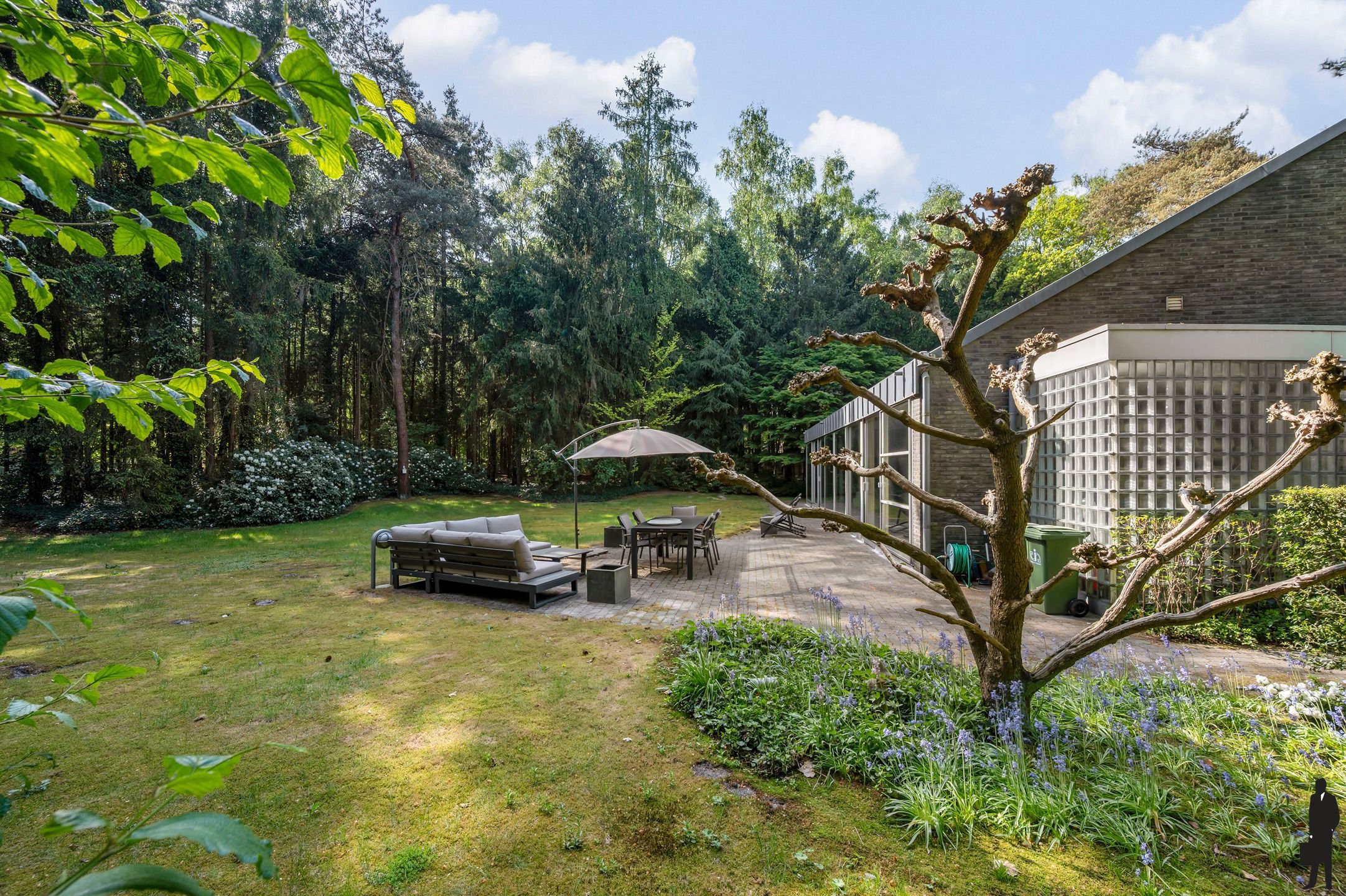 Moderne woning op perceel van ca. 3.500m² foto 31