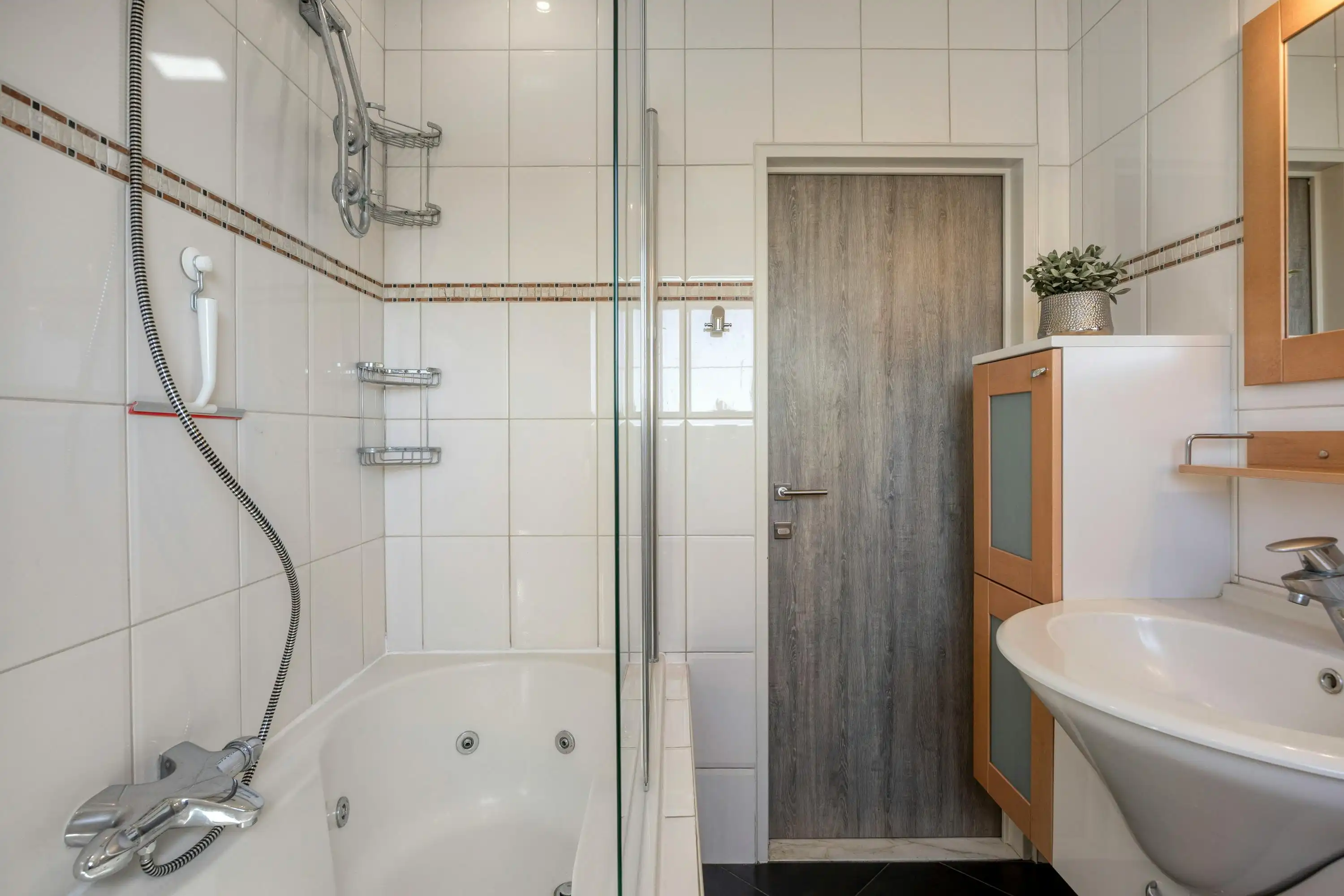 Huis te koop in Stabroek: instapklare bel-etage foto 22