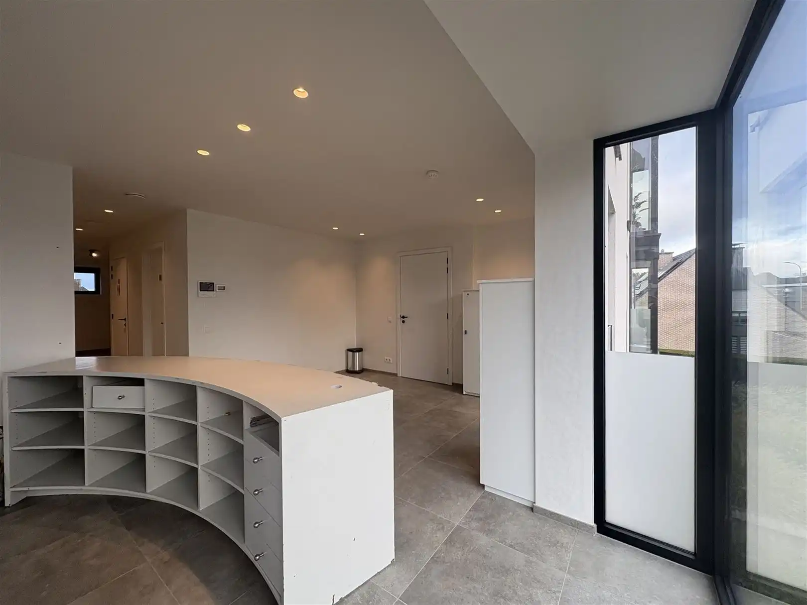 appartement te huur in centrum Eine foto 4