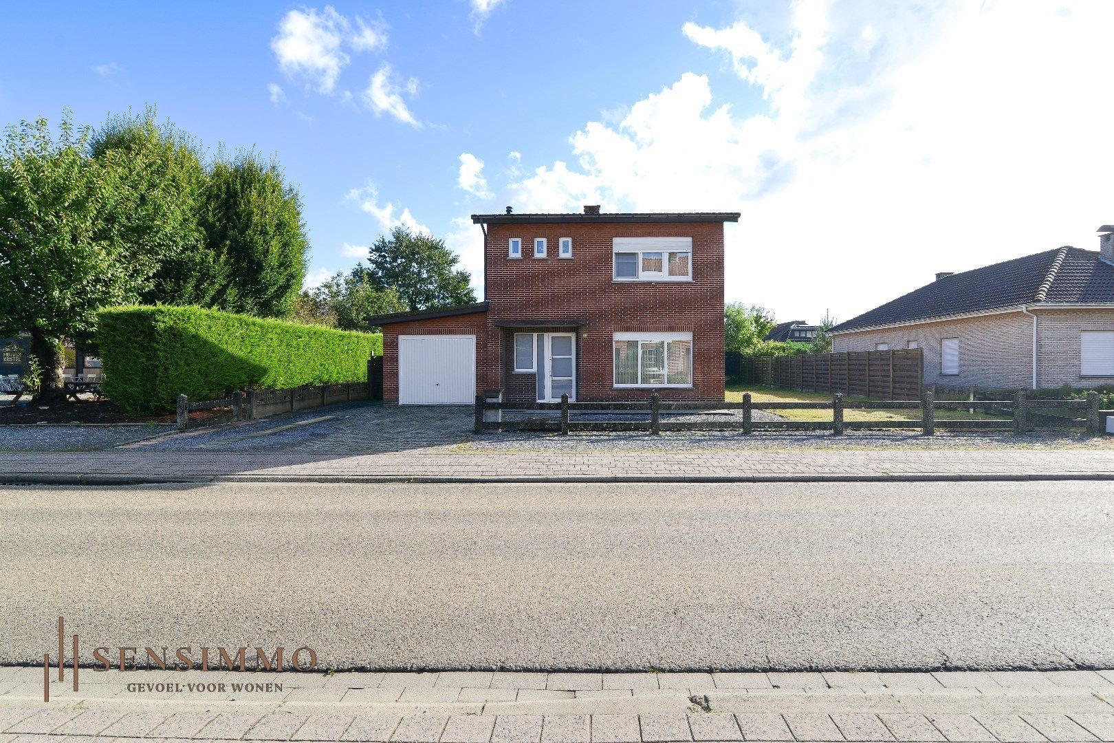 Te renoveren ruime gezinswoning met garage en tuin in Balen-Olmen. foto 2