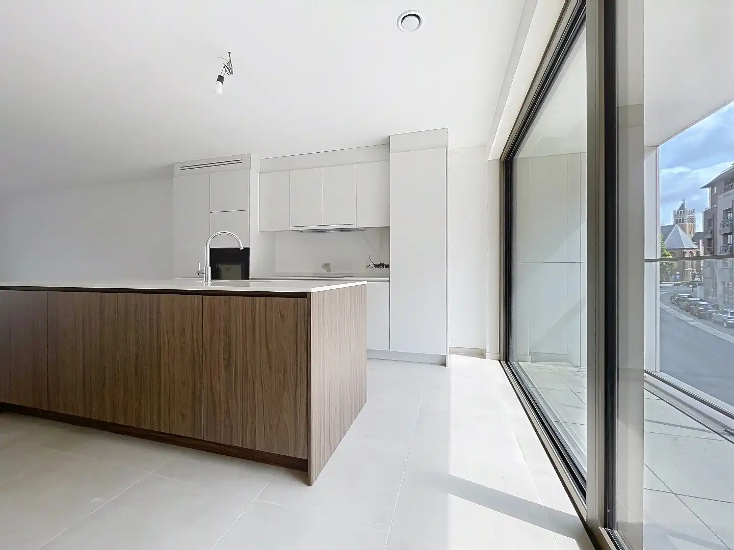 Ruim appartement (ca. 85 m²) met prachtige afwerking op topligging in Roeselare foto 2