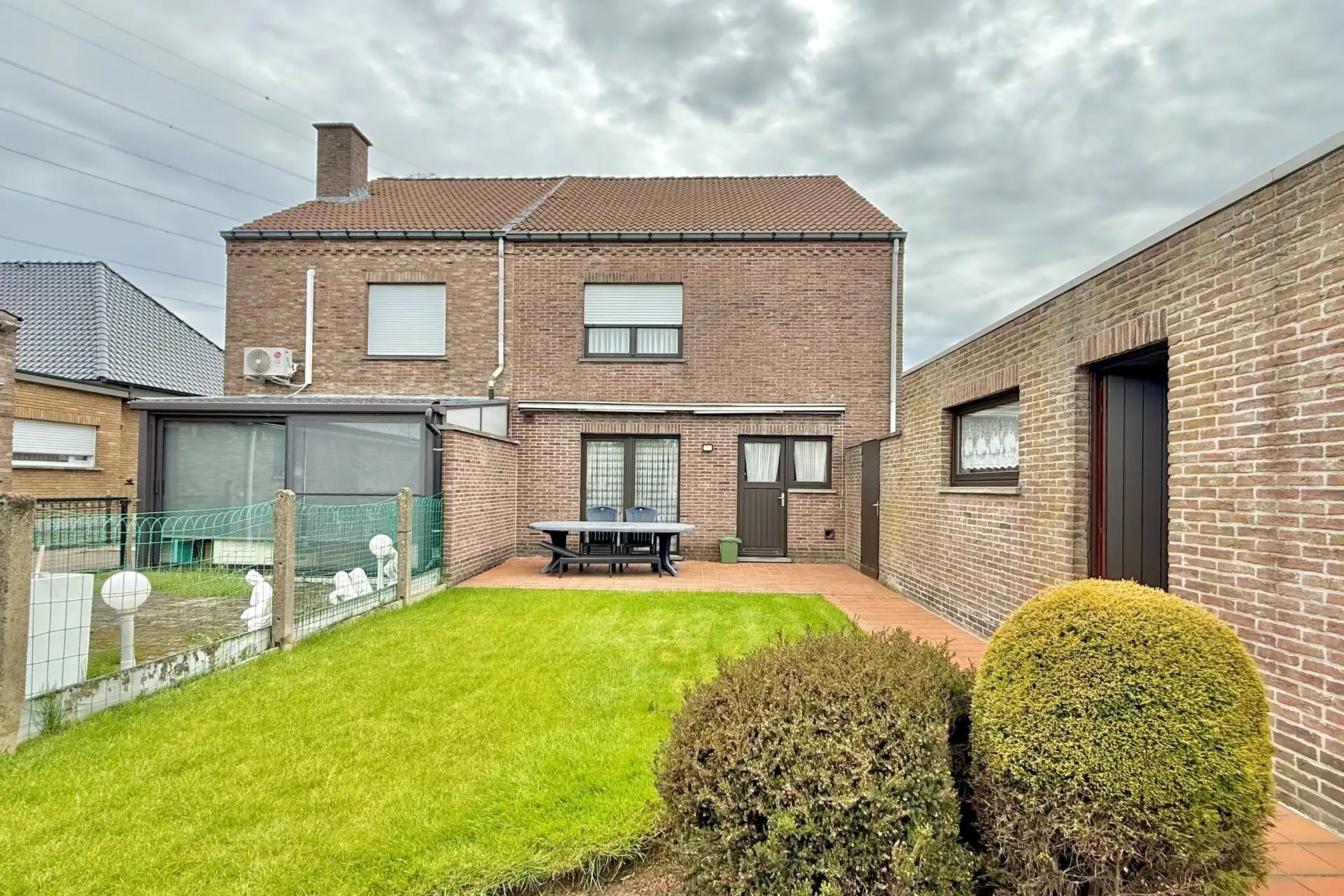 Solide woning HOB in centrum St-Jozef foto 25