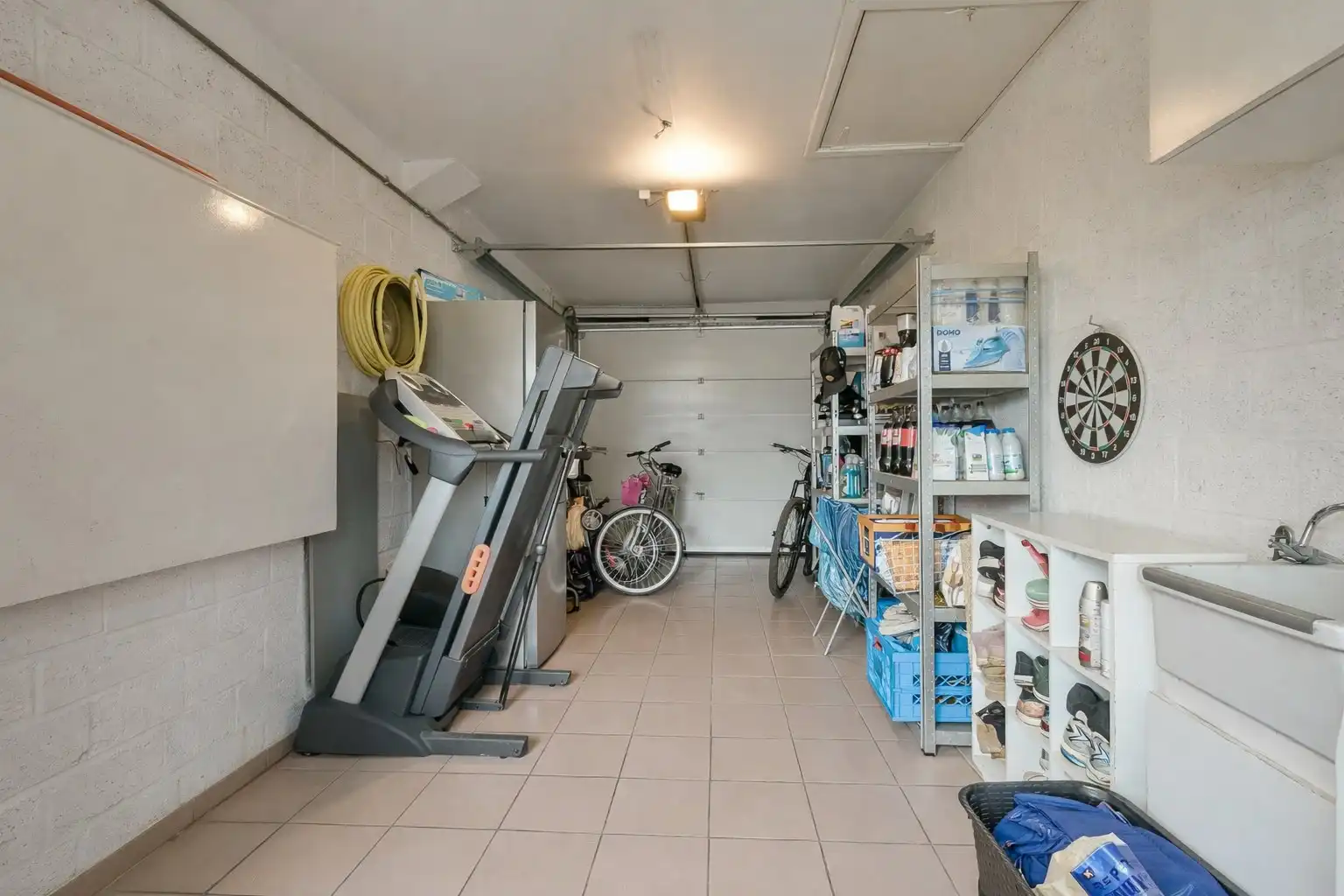Gezellige woning in een residentiële woonwijk! foto 13