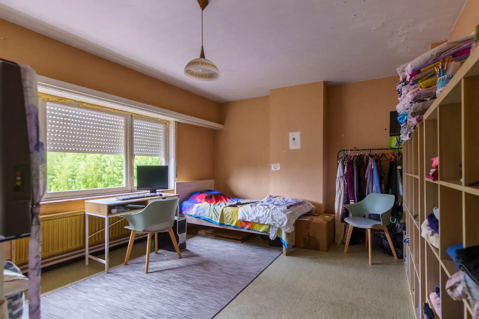 Ruime woning met vier slaapkamers en grote tuin foto 22