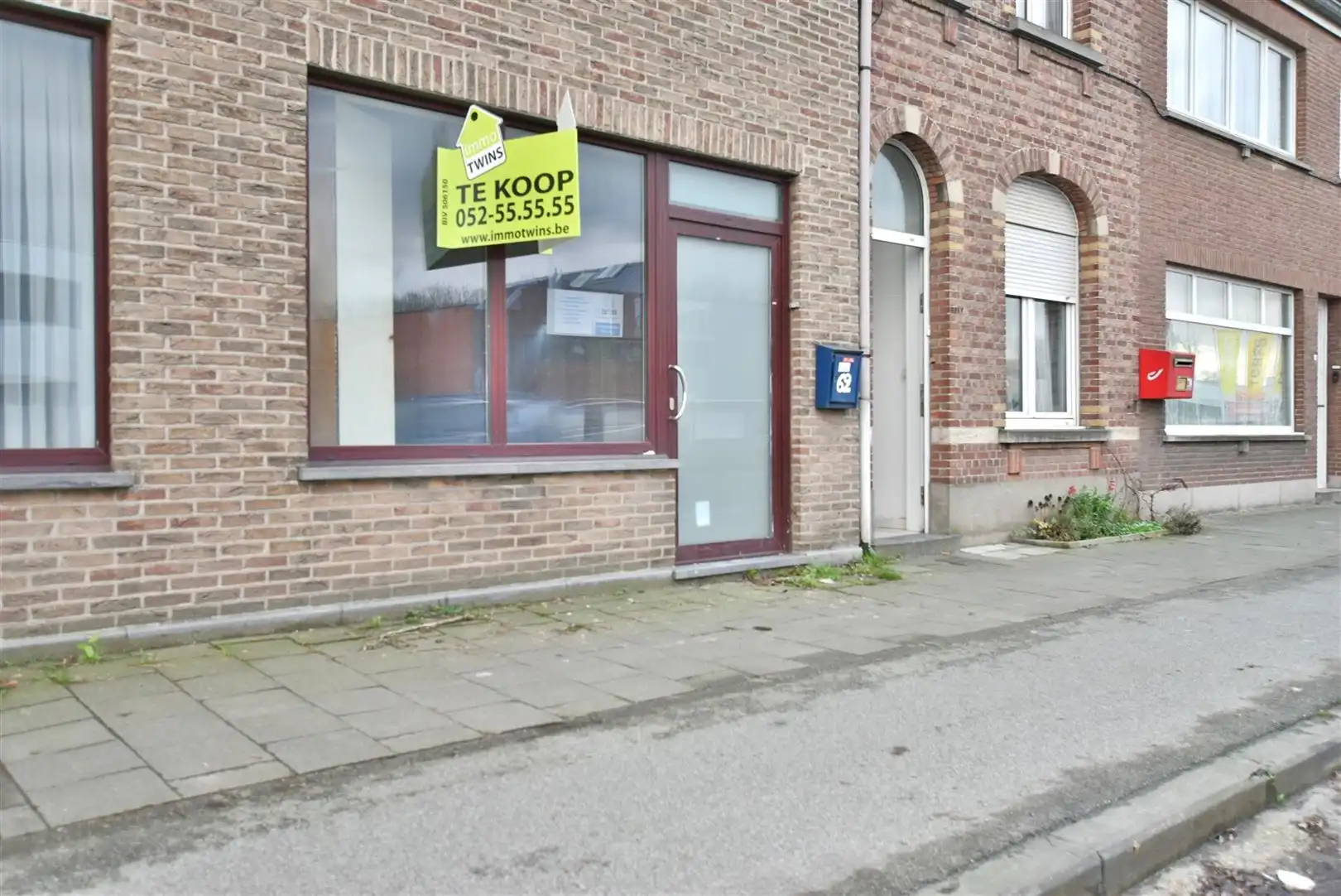Volledig gerenoveerde handel- of kantoorruimte gelegen op commerciële locatie te Mechelsesteenweg te Dendermonde foto 5
