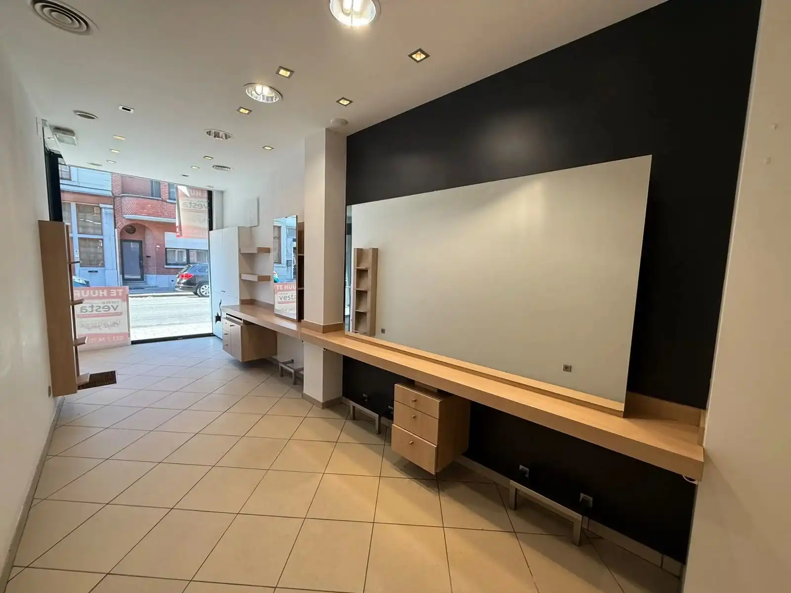 Commerciële ruimte te huur foto 4