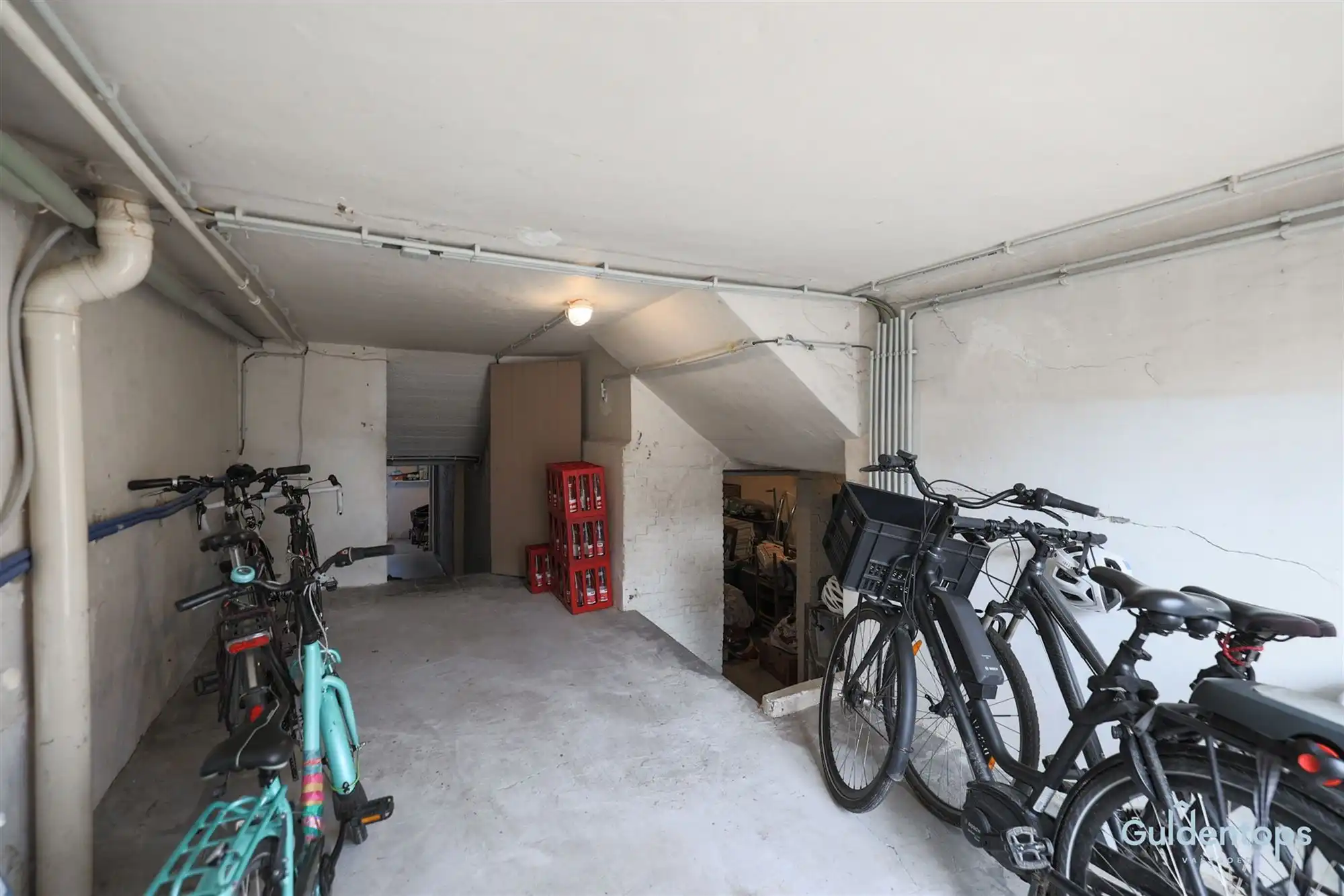 Knappe goed gelegen architectenwoning met mooie tuin foto 28