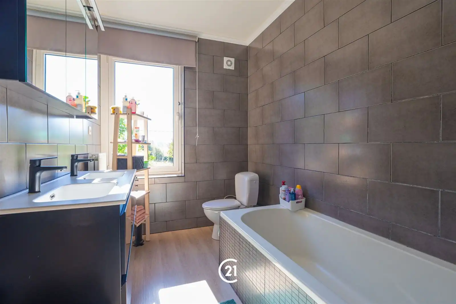 Instapklare 3gevelwoning met tuin en carport op 4are95 foto 26