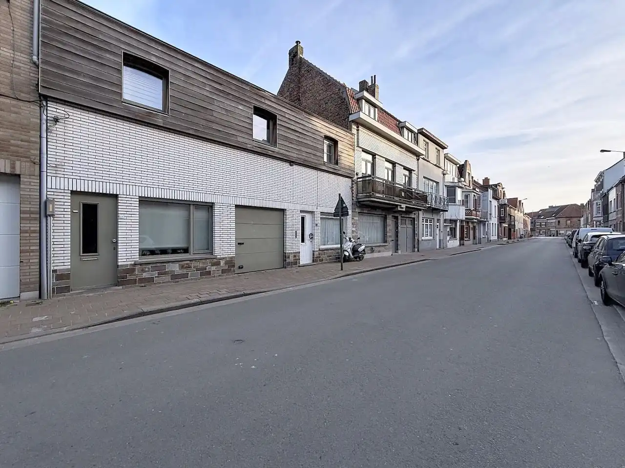 Charmante rijwoning met grote tuin en garage inhuis foto 25