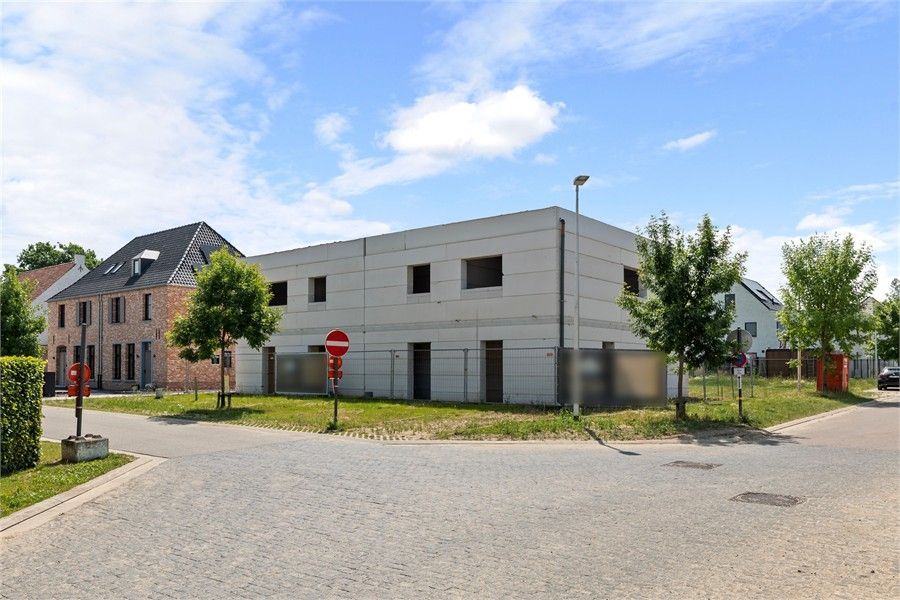 CASCO HALFOPEN BEBOUWING IN MODERNE STIJL MET CARPORT IN ALKEN foto 2