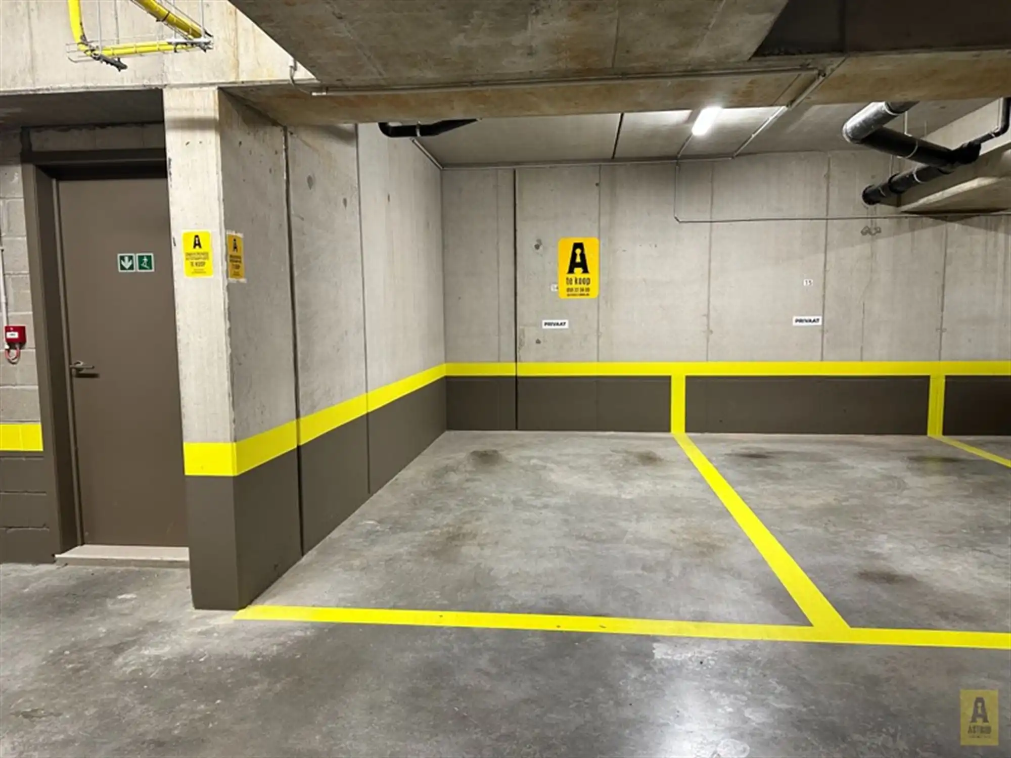 Ondergrondse parkeerplaats te koop in residentie Europe foto {{pictureIndex}}