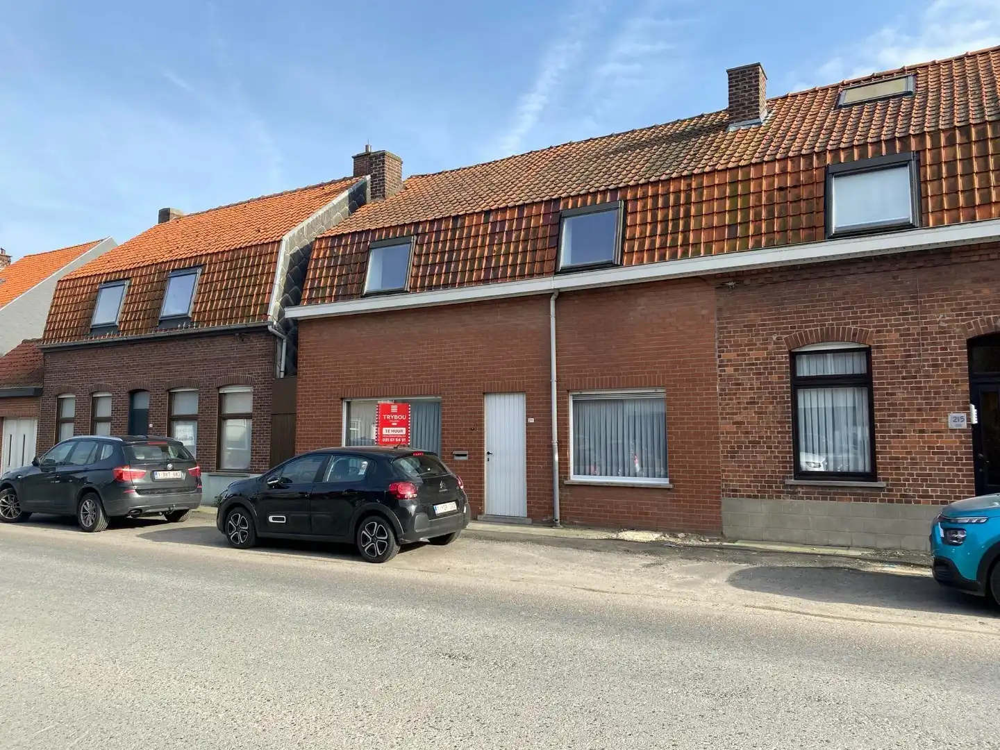 Centraal gelegen woning met 4 slaapkamers te Ieper foto 2