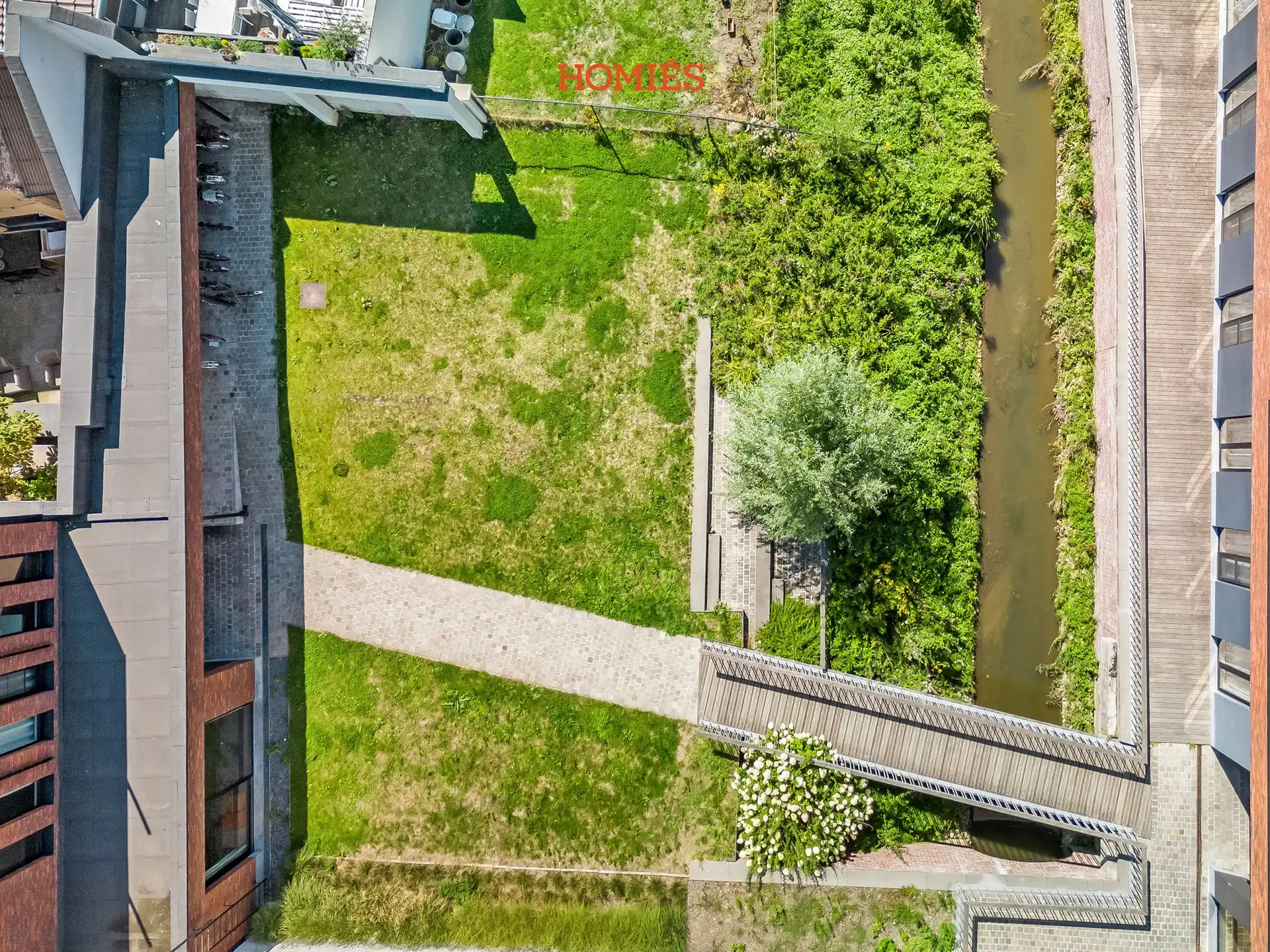 Moderne studentenkamer met hedendaags comfort foto 12