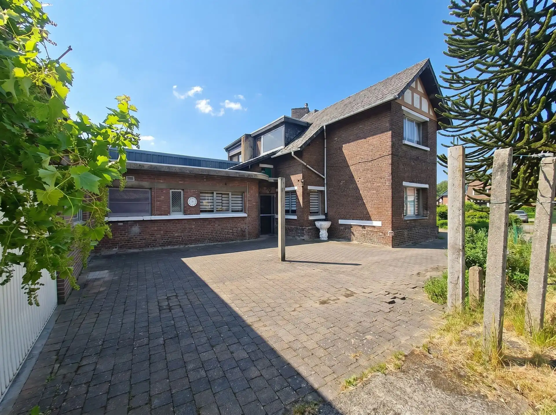 Te renoveren mijnwerkerswoning met 4 slaapkamers en extra  kangoeroegedeelte  foto 3