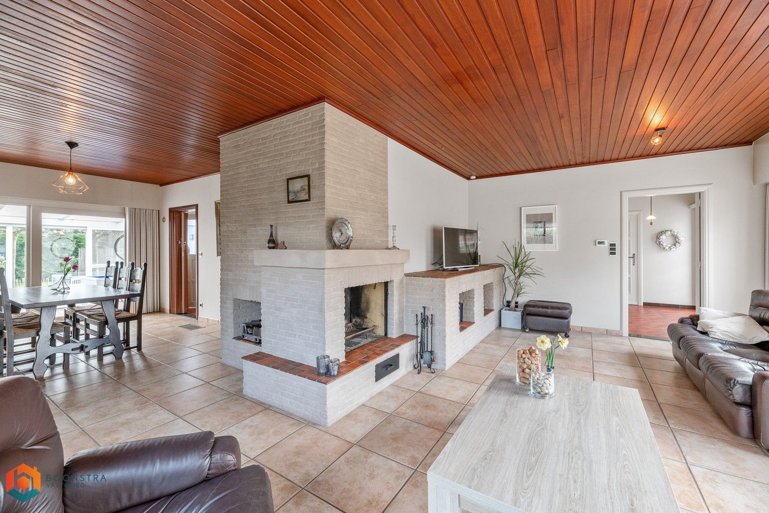 Perfect onderhouden woning met 3 Slpkrs op 1230 m² foto 2