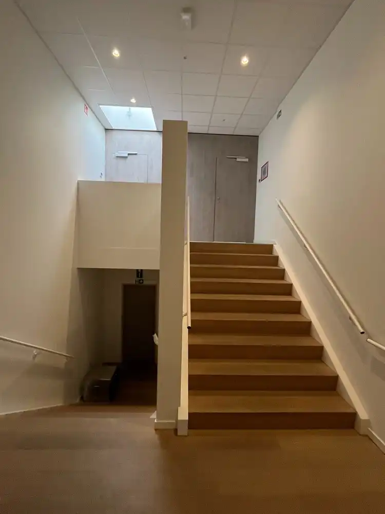 629m² kantoren foto 4