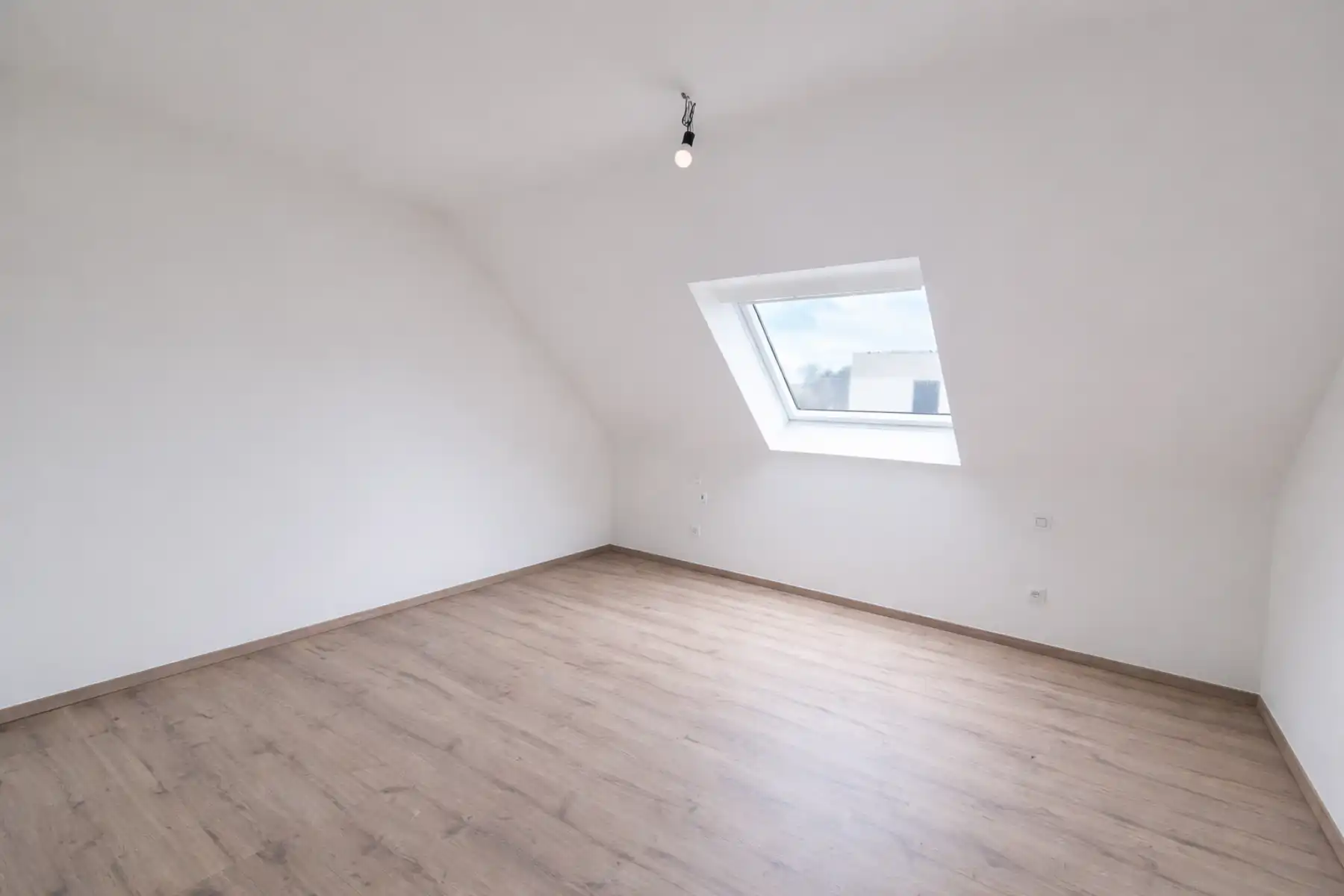 Gesloten bebouwing op goede ligging in Opwijk foto 9