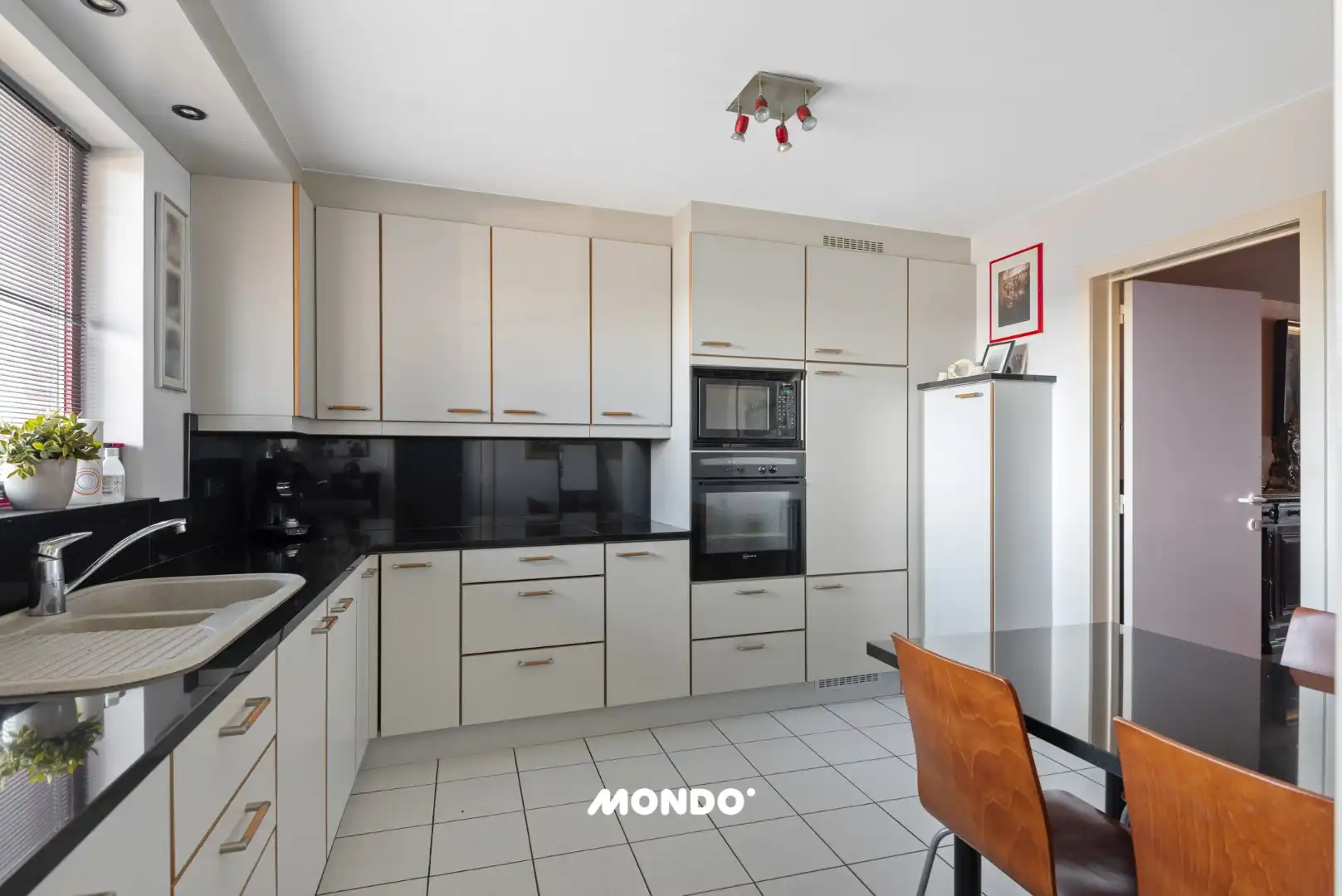 Ruim appartement met drie slaapkamers foto 6