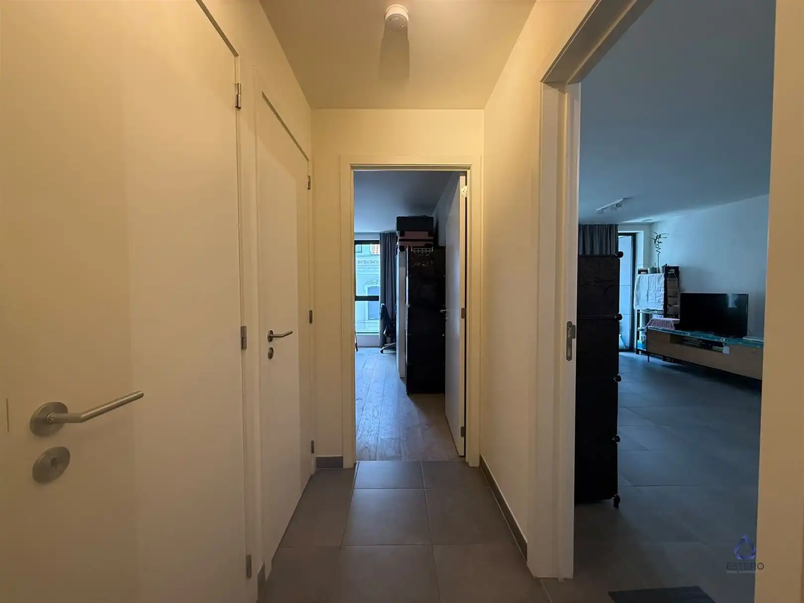 gemeubeld appartement te huur in Evere foto 2