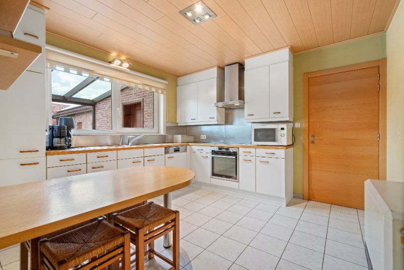 Vrijstaande woning rustige wijk - 832m² grond! foto 9