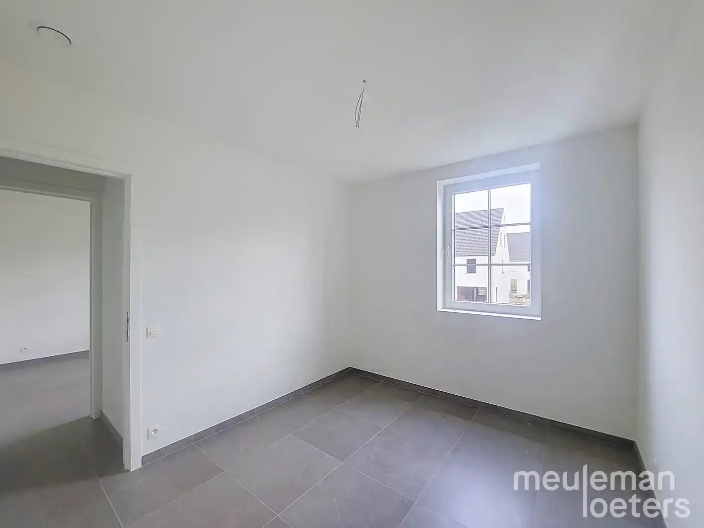 Nieuwbouwwoning met 4 slaapkamers foto 8