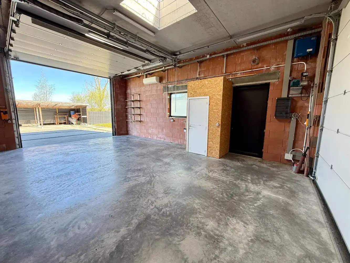 Nieuwbouwloods met verwarming, sanitair en buitenruimte. foto 6