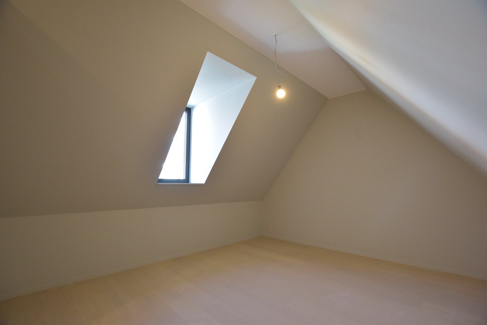Nieuwbouwwoning rustig gelegen aan Duinenwater foto 14