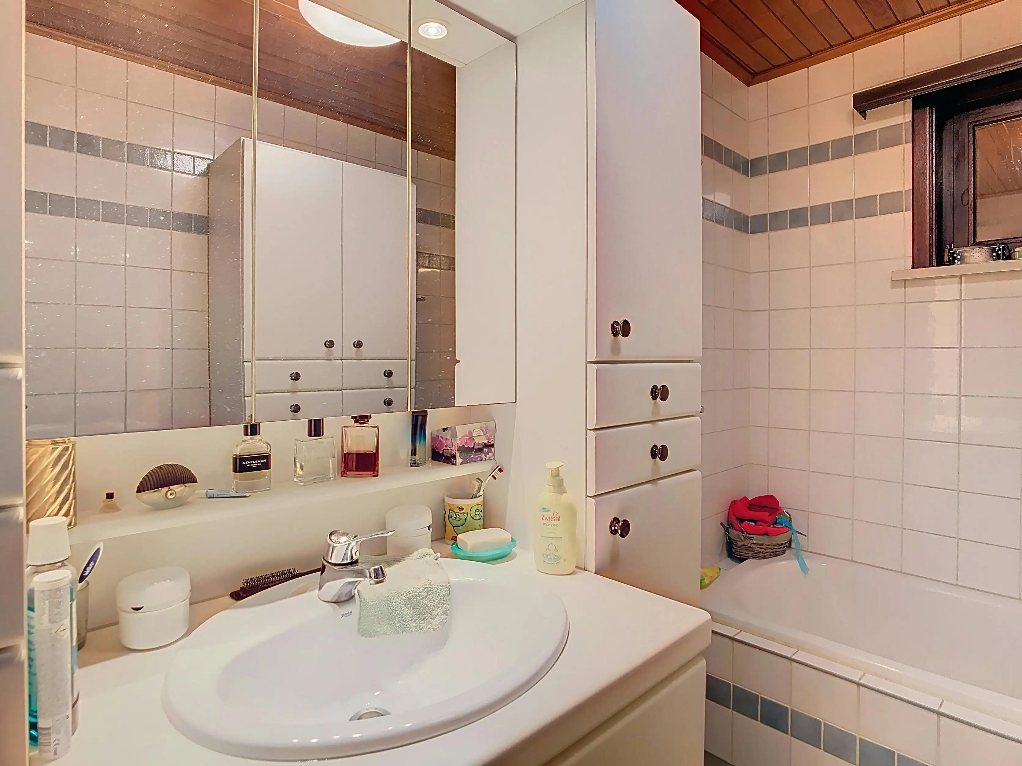 Ruime vakantiewoning op groot open perceel in bosrijk gebied foto 13