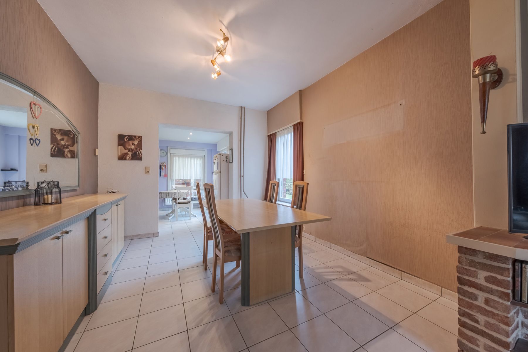 Goed gelegen woning met potentieel foto 5