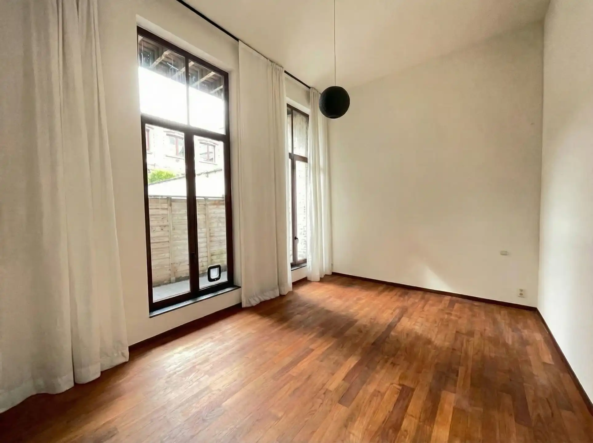 Gelijkvloers appartement met terras in historisch centrum foto 6