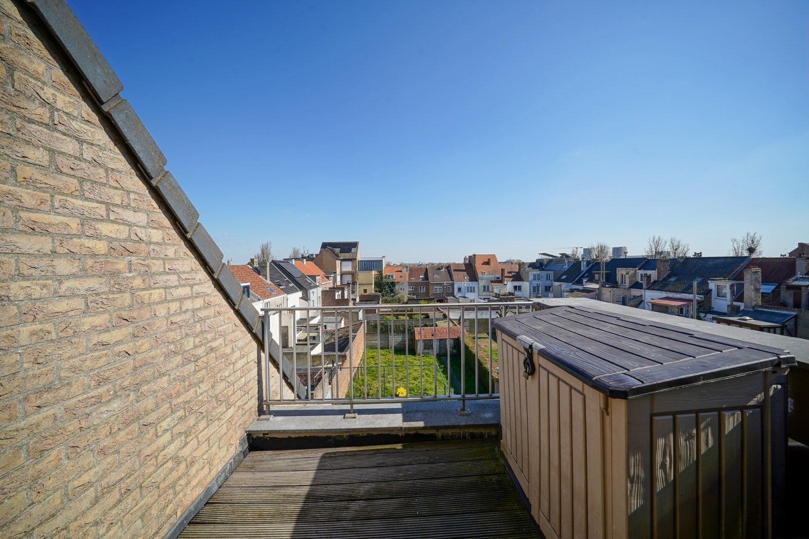 Perfect onderhouden duplex met 3 slaapkamers en zonnig terras Te huur foto 2
