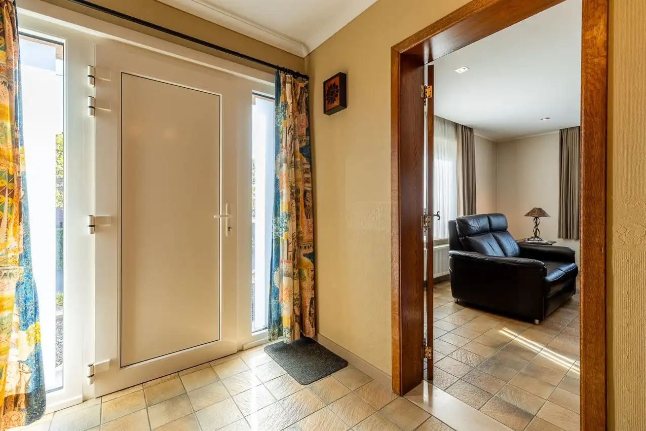 Gerenoveerde woning 3slk op rustige ligging foto 32