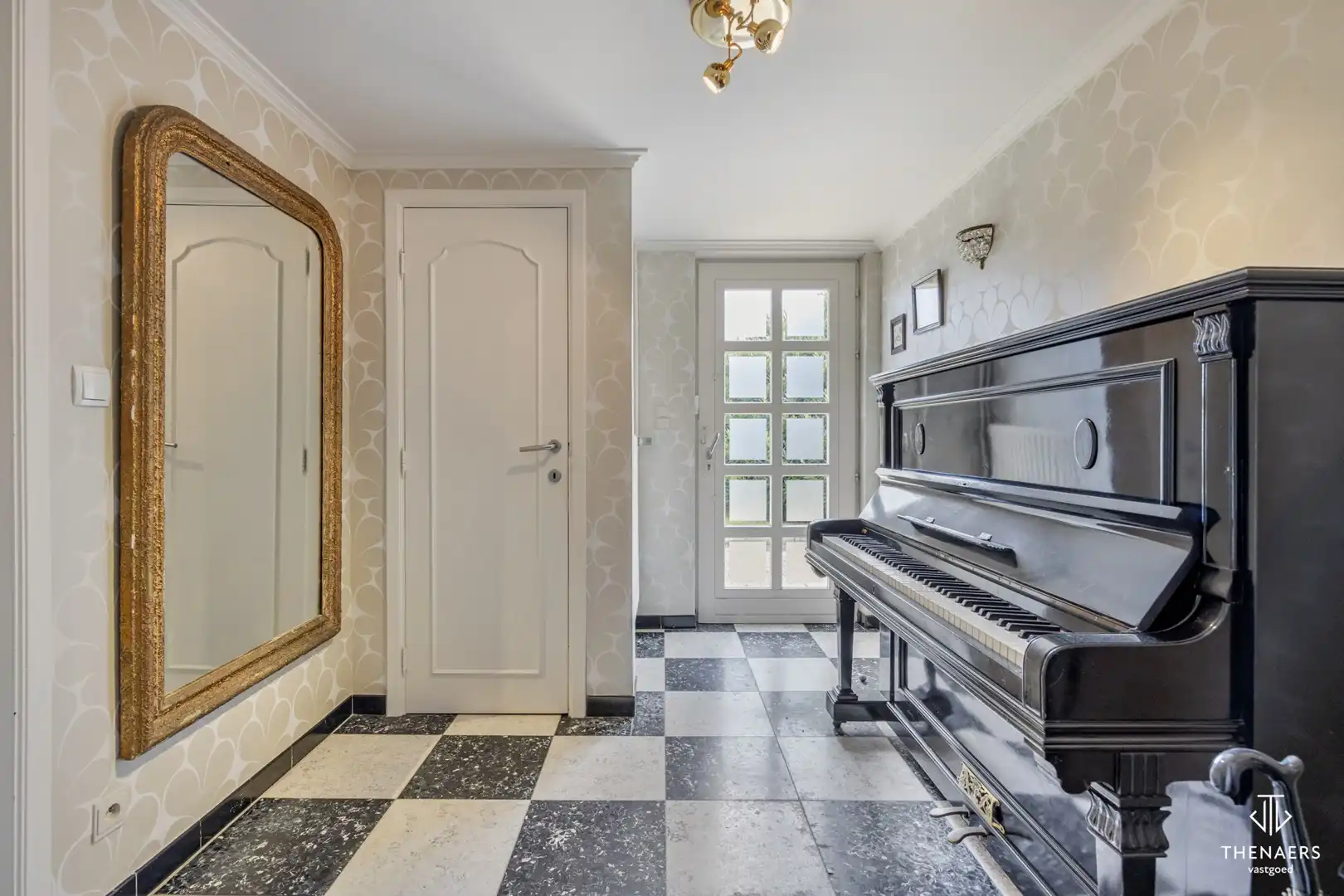 Ruime halfopen gezinswoning met 194 m² woonoppervlakte, drie slaapkamers en aangename tuin in Heers. foto 11
