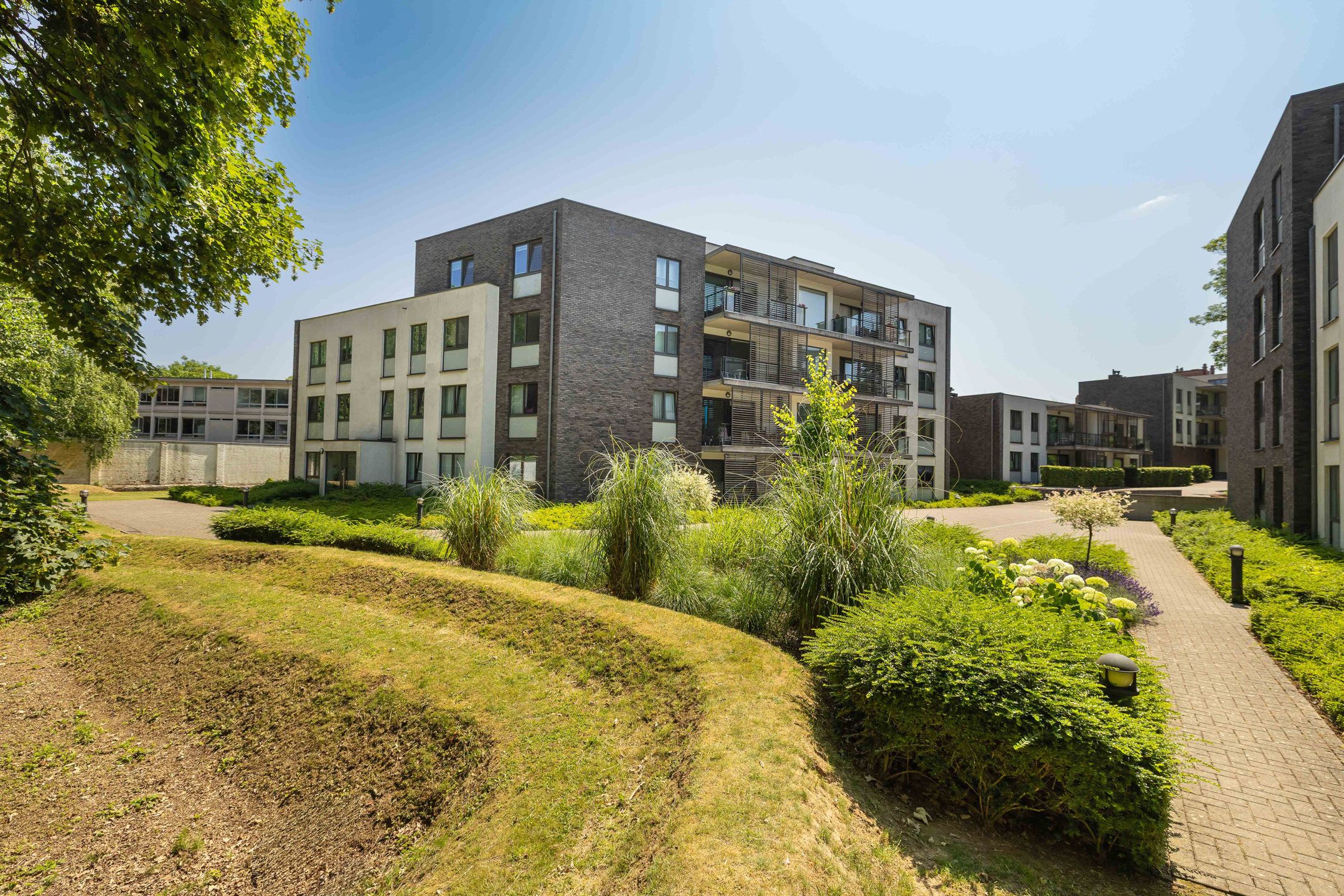 Appartement 3 slaapkamers ± 130 m² + tuin ± 200 m² + parkeerplaats foto 19