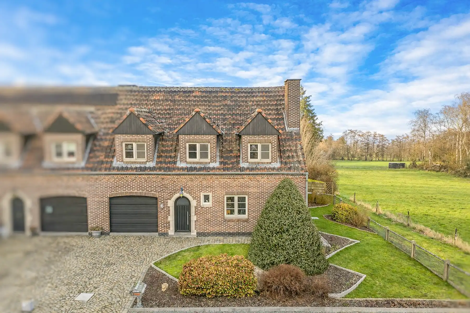 Hoofdfoto van de publicatie: Fantastisch gelegen, half open bebouwing te Londerzeel St Jozef